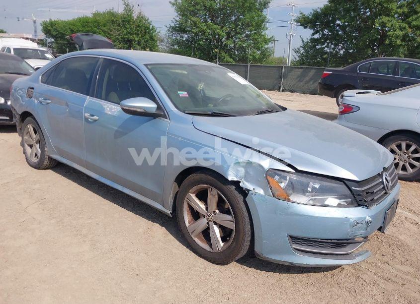 2012 Volkswagen Passat 2.5L SE (VIN 1VWBP7A34CC053418) main photo