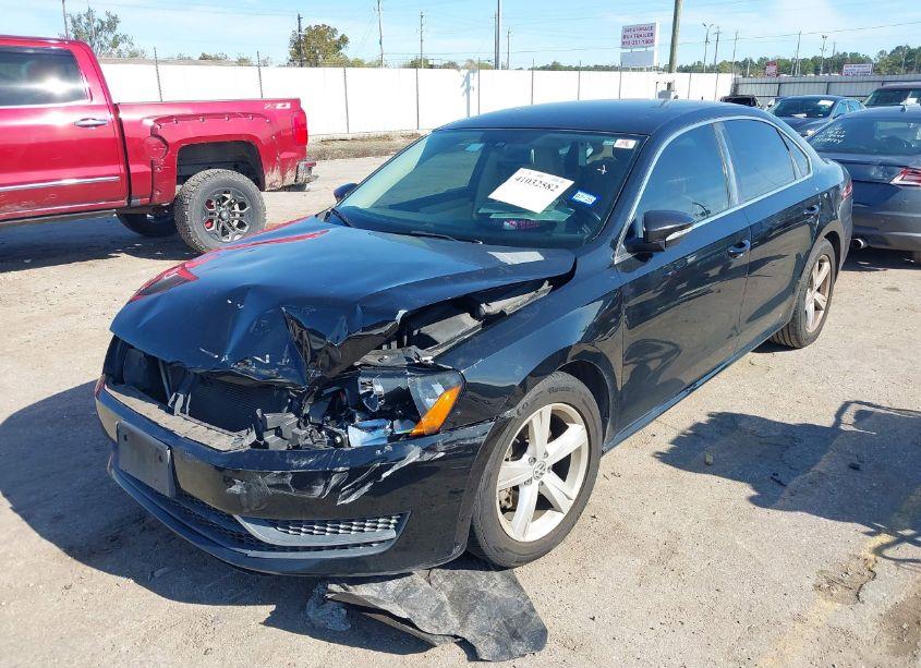 Photo 2 of 2012 Volkswagen Passat 2.5L SE (VIN 1VWBP7A34CC065455)