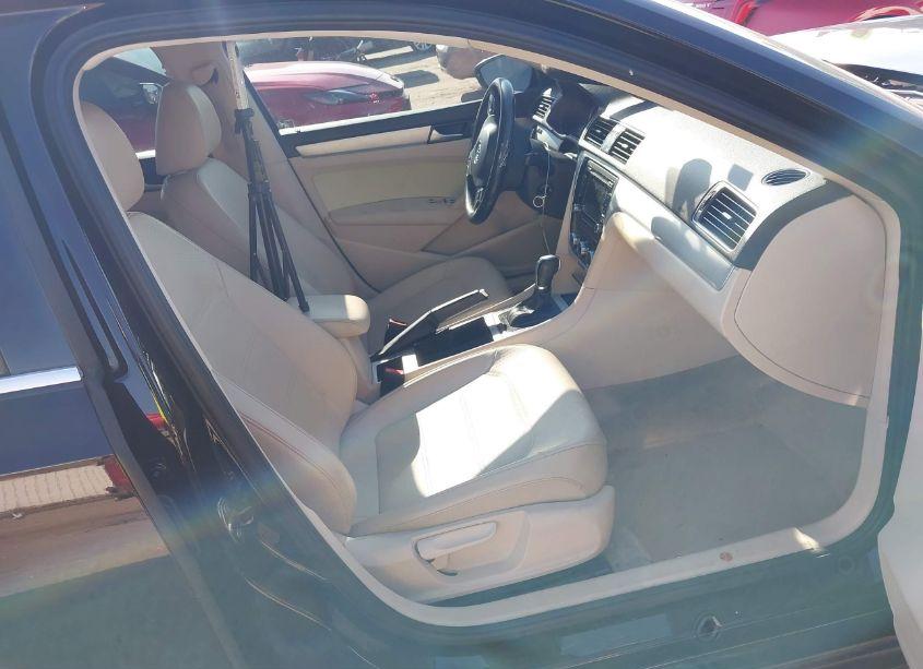 Photo 5 of 2012 Volkswagen Passat 2.5L SE (VIN 1VWBP7A34CC065455)