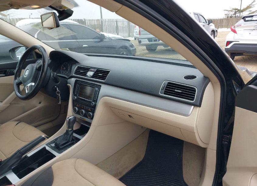 Photo 5 of 2012 Volkswagen Passat 2.5L SE (VIN 1VWBP7A34CC067979)