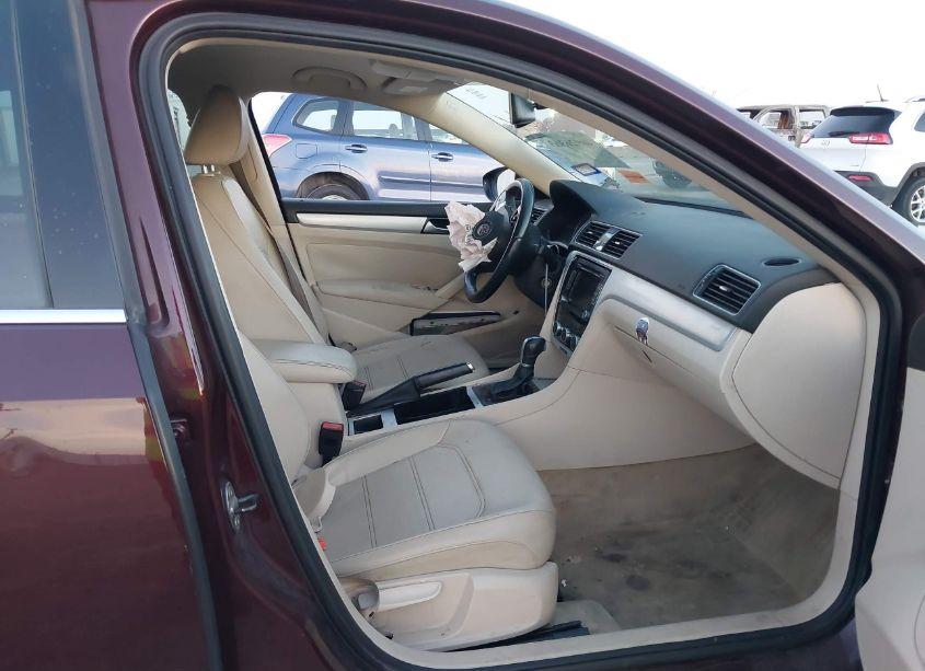 Photo 5 of 2012 Volkswagen Passat 2.5L SE (VIN 1VWBP7A34CC081283)