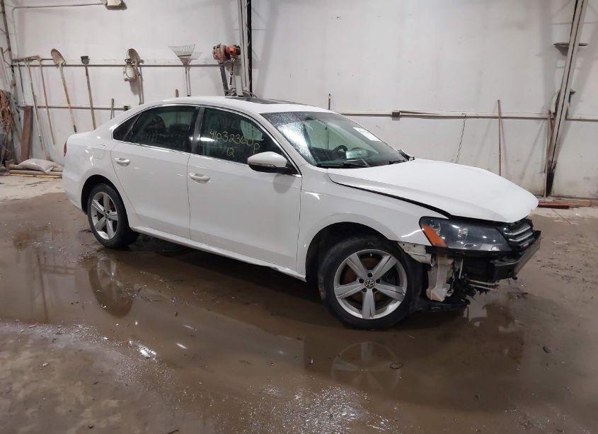 2012 Volkswagen Passat 2.5L SE (VIN 1VWBP7A34CC098486) main photo
