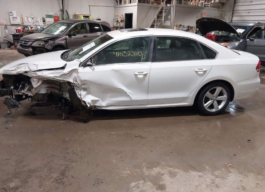 Photo 14 of 2012 Volkswagen Passat 2.5L SE (VIN 1VWBP7A34CC098486)
