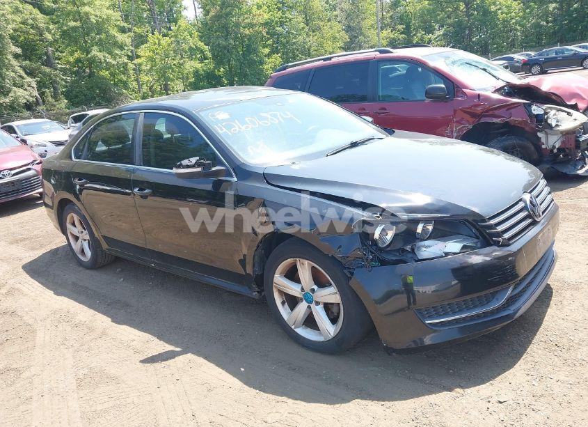 2013 Volkswagen Passat 2.5L SE (VIN 1VWBP7A34DC008707) main photo