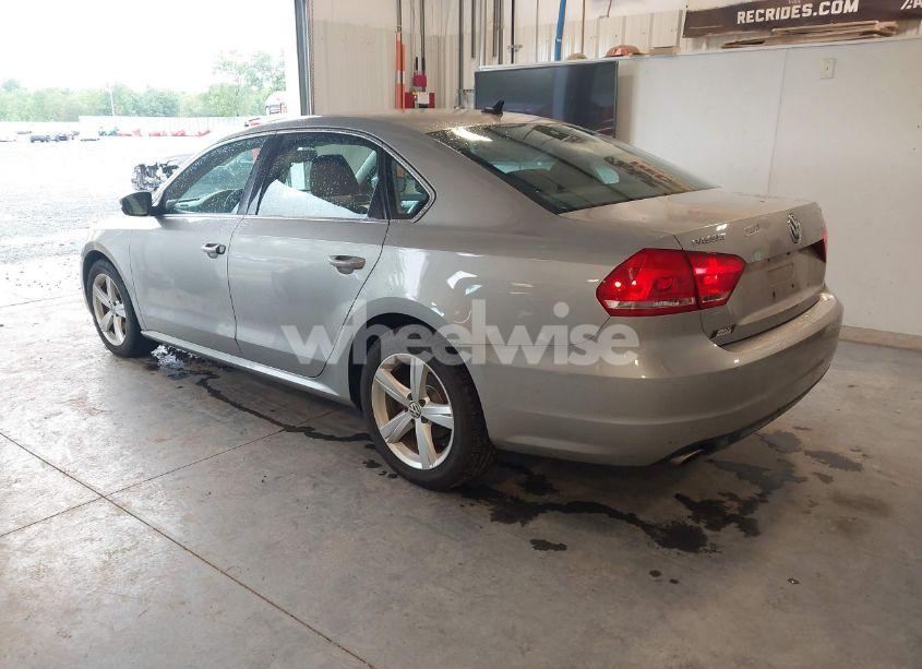 Photo 3 of 2013 Volkswagen Passat 2.5L SE (VIN 1VWBP7A34DC024082)