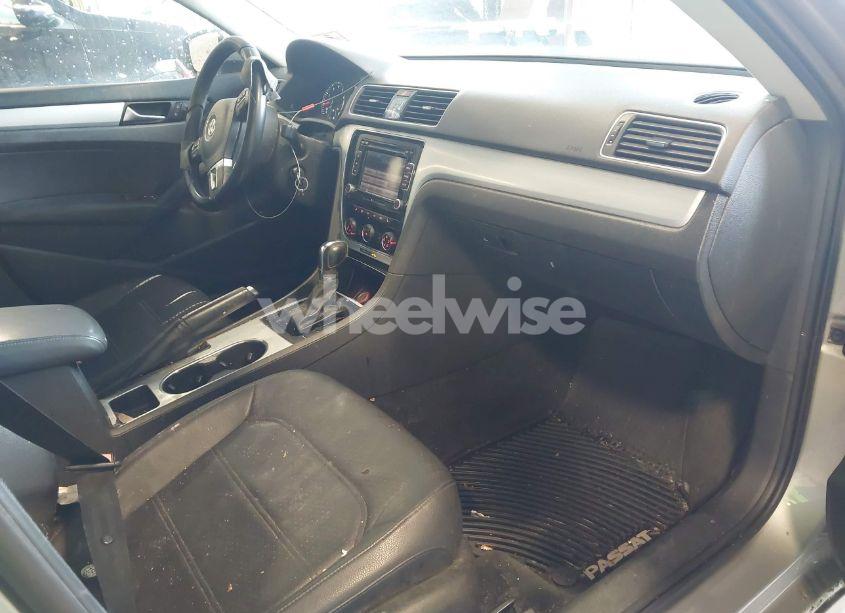 Photo 5 of 2013 Volkswagen Passat 2.5L SE (VIN 1VWBP7A34DC024082)