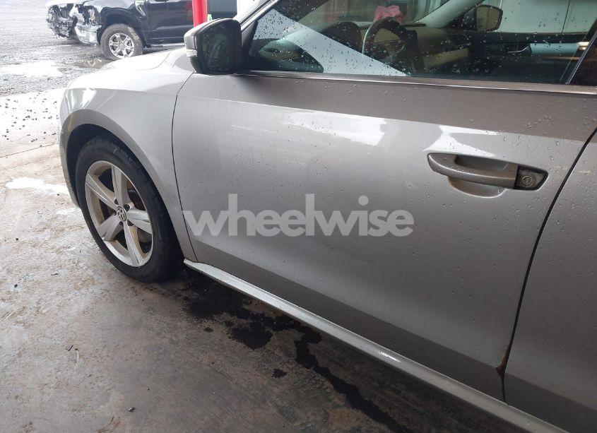 Photo 6 of 2013 Volkswagen Passat 2.5L SE (VIN 1VWBP7A34DC024082)