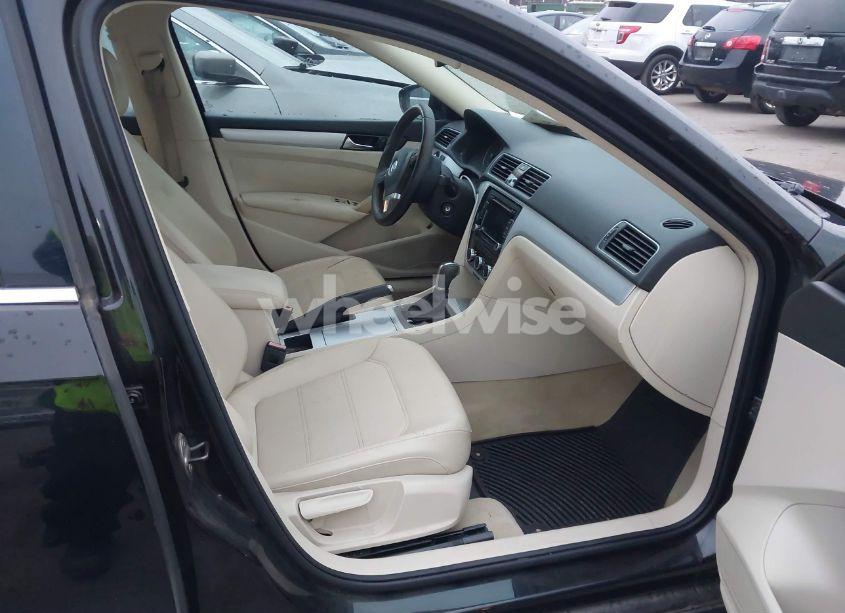 Photo 5 of 2012 Volkswagen Passat 2.5L SE (VIN 1VWBP7A35CC003403)