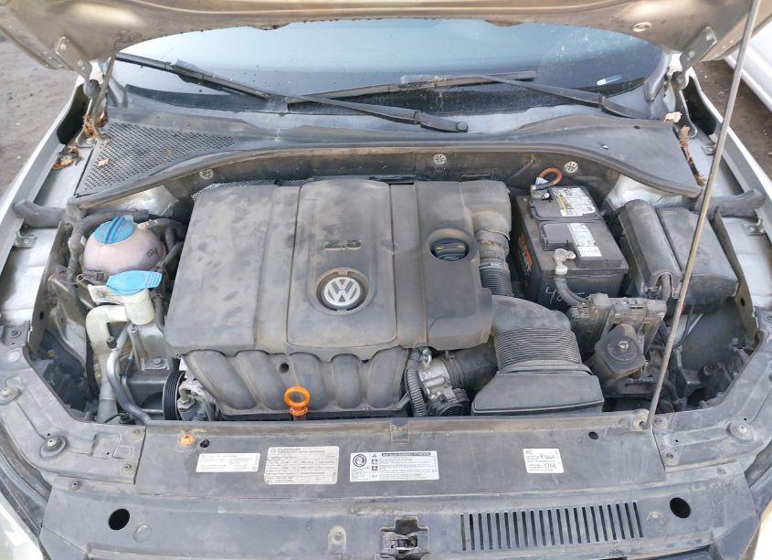 Photo 10 of 2012 Volkswagen Passat 2.5L SE (VIN 1VWBP7A35CC011243)