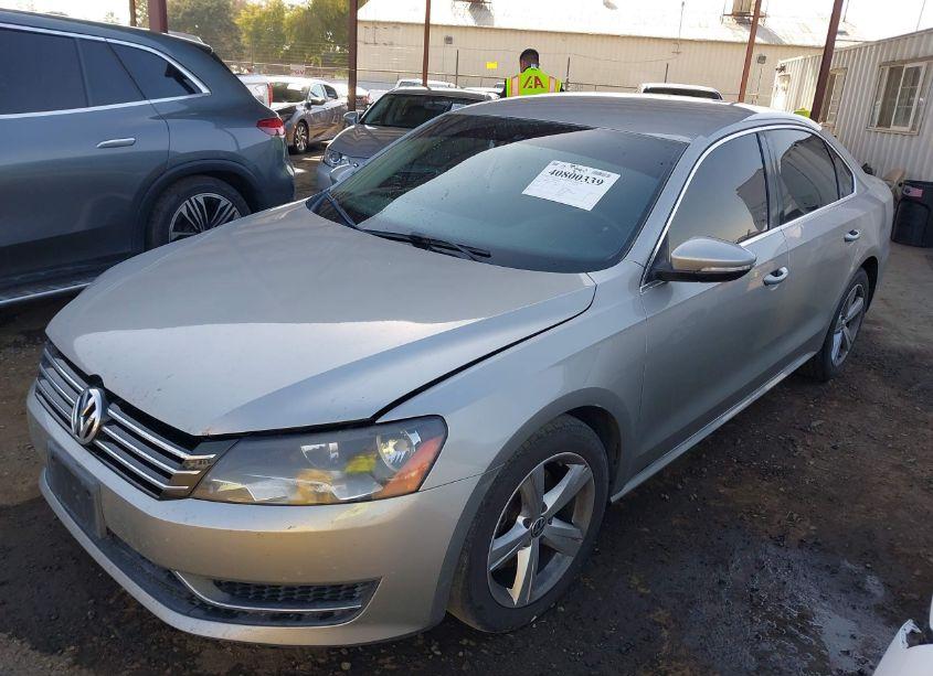 Photo 2 of 2012 Volkswagen Passat 2.5L SE (VIN 1VWBP7A35CC011243)