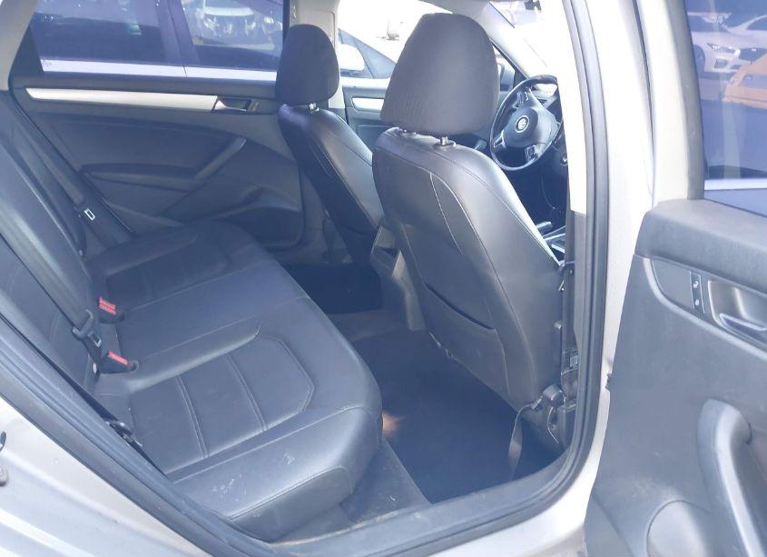 Photo 8 of 2012 Volkswagen Passat 2.5L SE (VIN 1VWBP7A35CC011243)