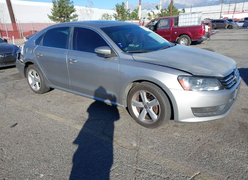 2012 Volkswagen Passat 2.5L SE (VIN 1VWBP7A35CC020203) main photo