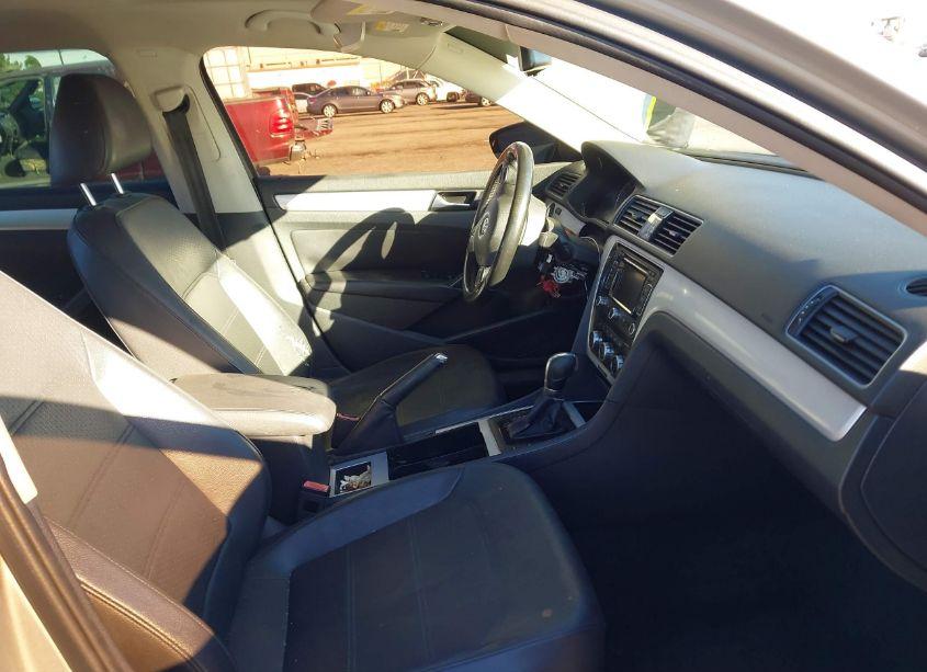 Photo 5 of 2012 Volkswagen Passat 2.5L SE (VIN 1VWBP7A35CC020203)