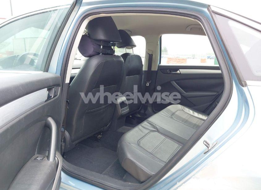 Photo 8 of 2012 Volkswagen Passat 2.5L SE (VIN 1VWBP7A35CC025482)