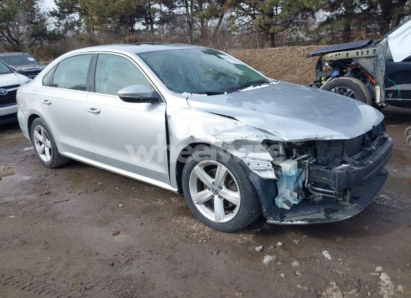2012 Volkswagen Passat 2.5L SE (VIN 1VWBP7A35CC030715) main photo