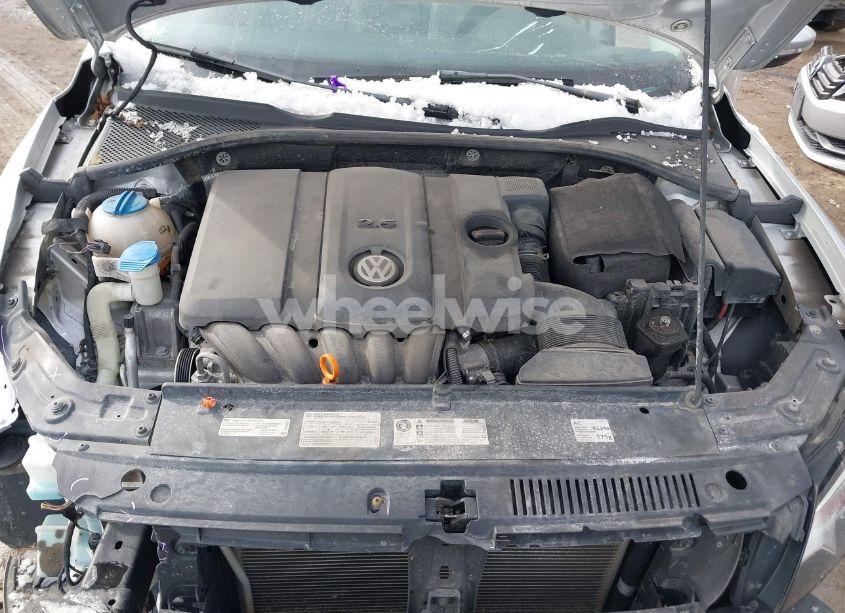 Photo 10 of 2012 Volkswagen Passat 2.5L SE (VIN 1VWBP7A35CC030715)