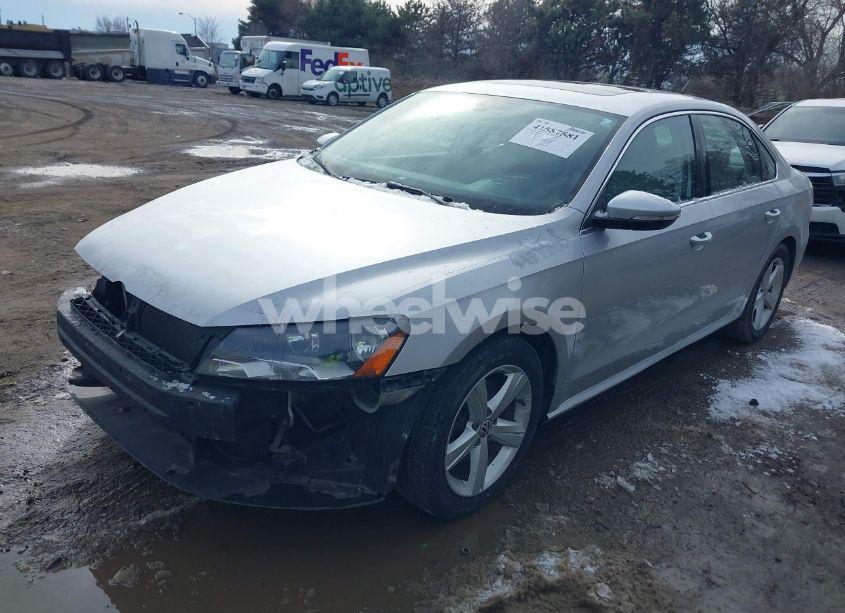 Photo 2 of 2012 Volkswagen Passat 2.5L SE (VIN 1VWBP7A35CC030715)