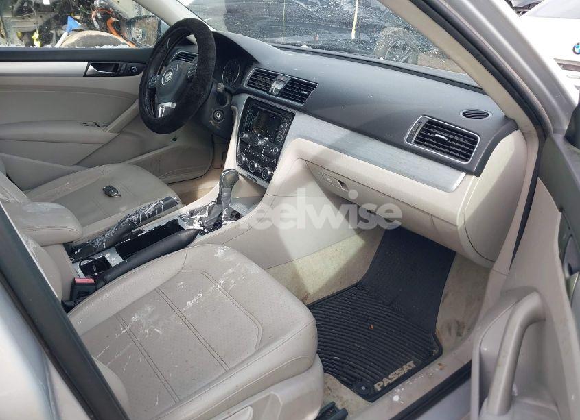 Photo 5 of 2012 Volkswagen Passat 2.5L SE (VIN 1VWBP7A35CC030715)