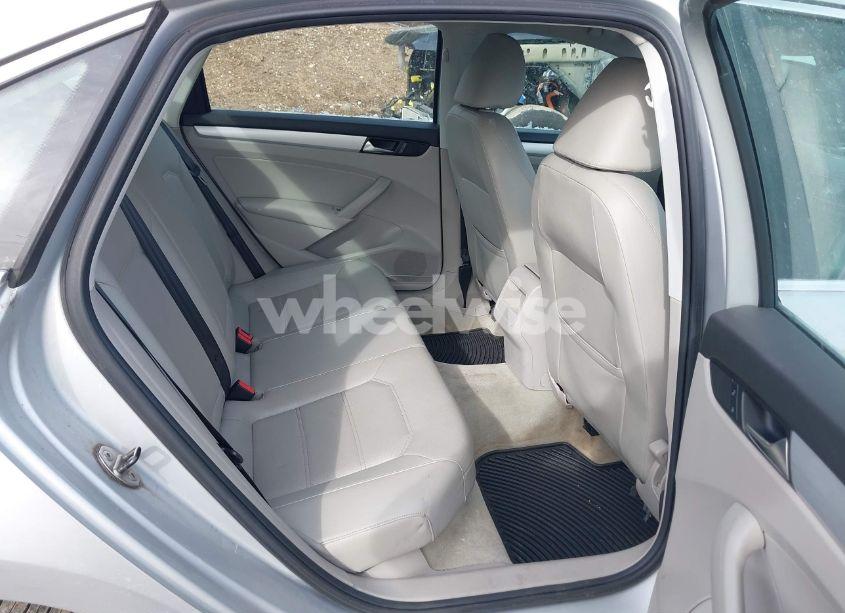 Photo 8 of 2012 Volkswagen Passat 2.5L SE (VIN 1VWBP7A35CC030715)