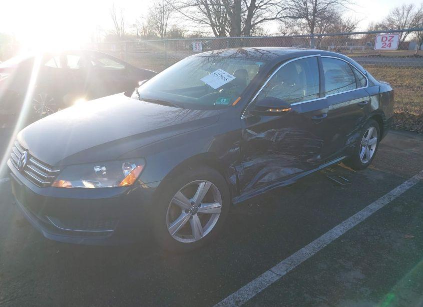 Photo 2 of 2012 Volkswagen Passat 2.5L SE (VIN 1VWBP7A35CC087867)