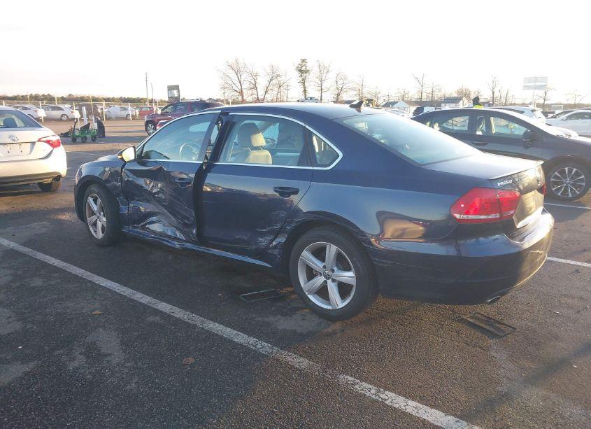 Photo 3 of 2012 Volkswagen Passat 2.5L SE (VIN 1VWBP7A35CC087867)
