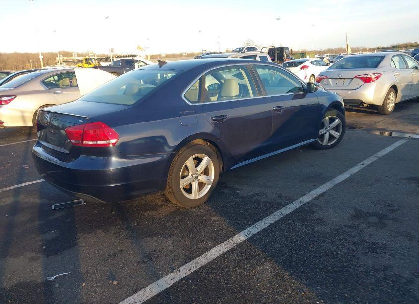 Photo 4 of 2012 Volkswagen Passat 2.5L SE (VIN 1VWBP7A35CC087867)