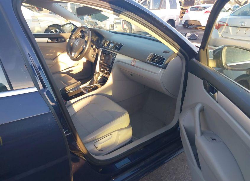 Photo 5 of 2012 Volkswagen Passat 2.5L SE (VIN 1VWBP7A35CC087867)
