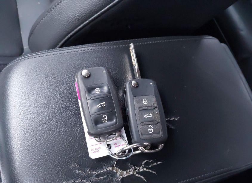 Photo 11 of 2013 Volkswagen Passat 2.5L SE (VIN 1VWBP7A35DC061819)