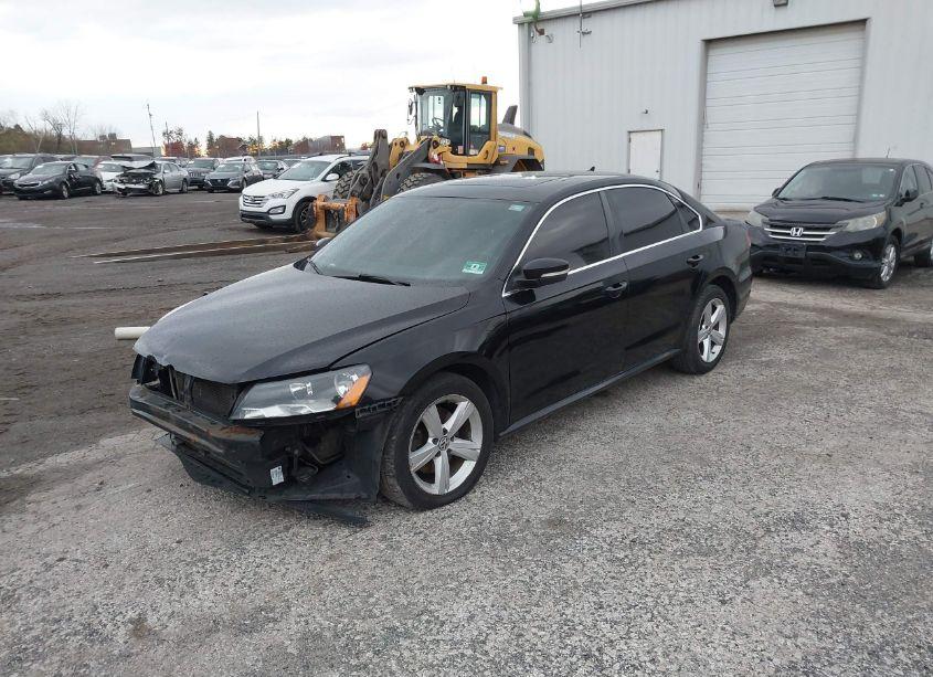 Photo 2 of 2013 Volkswagen Passat 2.5L SE (VIN 1VWBP7A35DC061819)