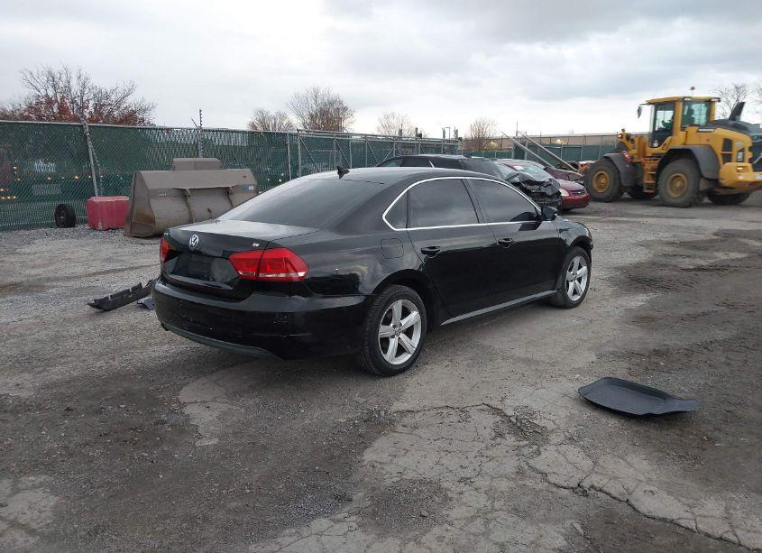 Photo 4 of 2013 Volkswagen Passat 2.5L SE (VIN 1VWBP7A35DC061819)