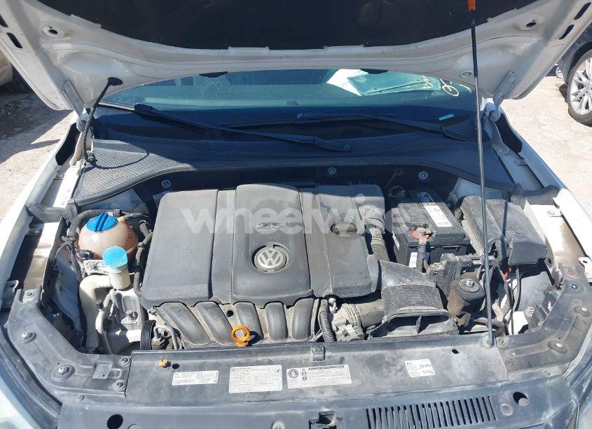 Photo 10 of 2013 Volkswagen Passat 2.5L SE (VIN 1VWBP7A35DC086378)