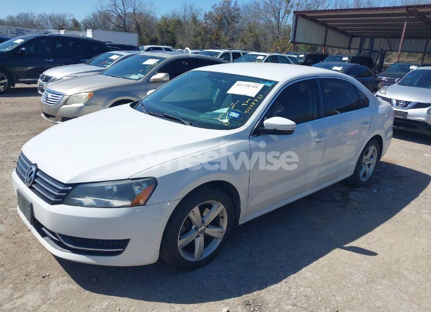 Photo 2 of 2013 Volkswagen Passat 2.5L SE (VIN 1VWBP7A35DC086378)