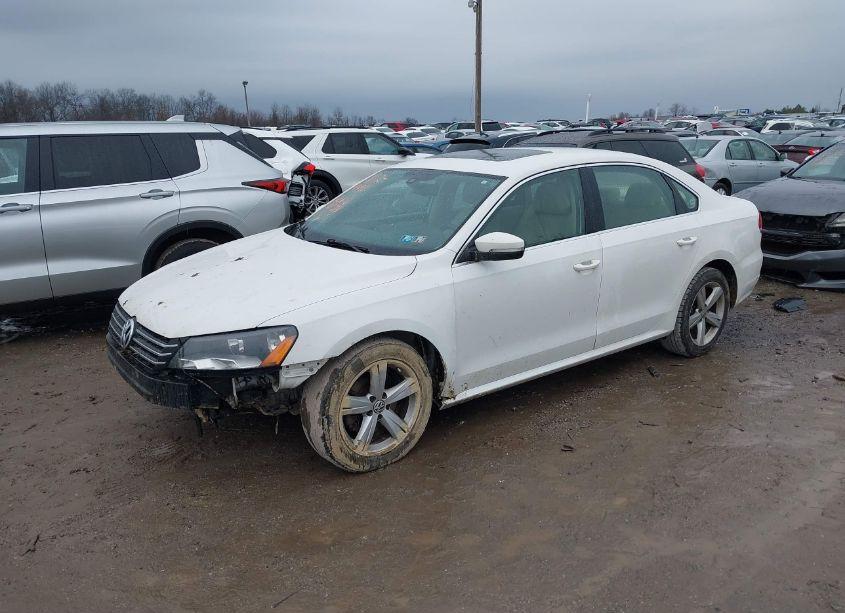 Photo 2 of 2013 Volkswagen Passat 2.5L SE (VIN 1VWBP7A35DC113353)