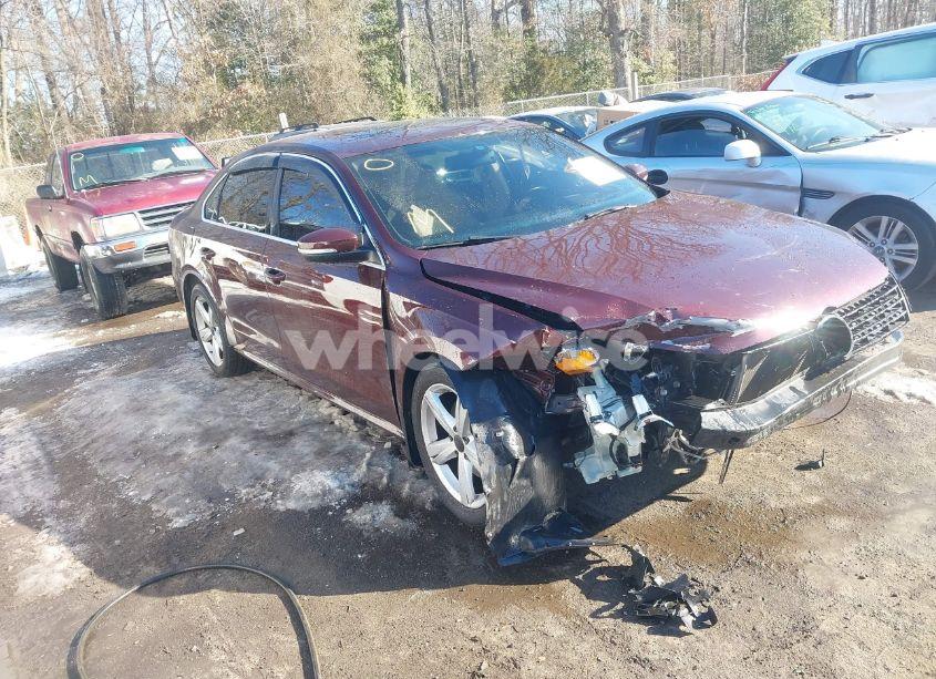 2013 Volkswagen Passat 2.5L SE (VIN 1VWBP7A35DC146224) main photo