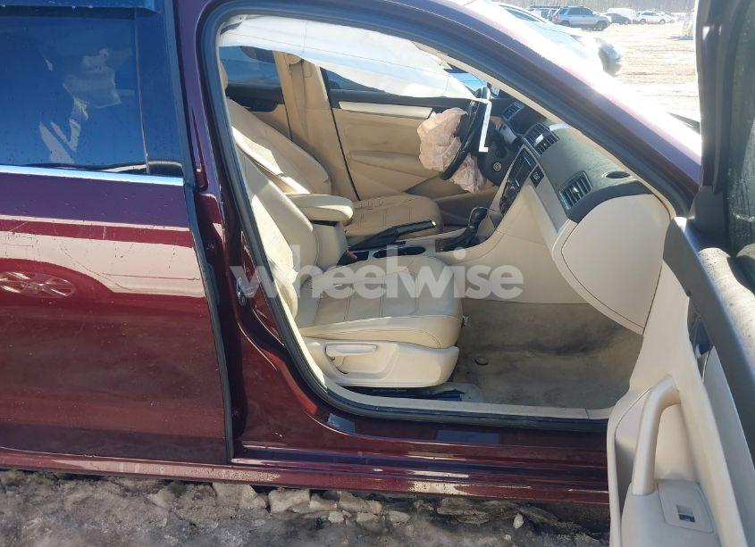 Photo 5 of 2013 Volkswagen Passat 2.5L SE (VIN 1VWBP7A35DC146224)