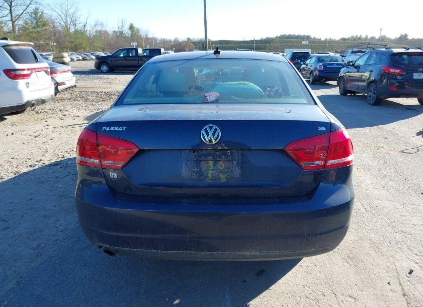 Photo 16 of 2014 Volkswagen Passat 2.5L SE (VIN 1VWBP7A35EC012752)