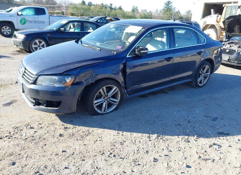 Photo 2 of 2014 Volkswagen Passat 2.5L SE (VIN 1VWBP7A35EC012752)