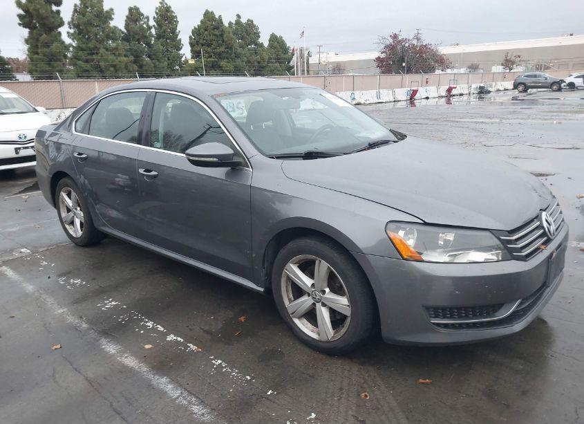 2012 Volkswagen Passat 2.5L SE (VIN 1VWBP7A36CC036779) main photo