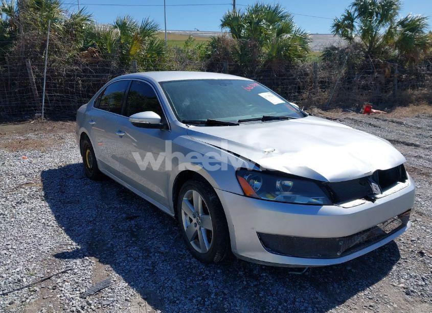 2012 Volkswagen Passat 2.5L SE (VIN 1VWBP7A36CC061889) main photo