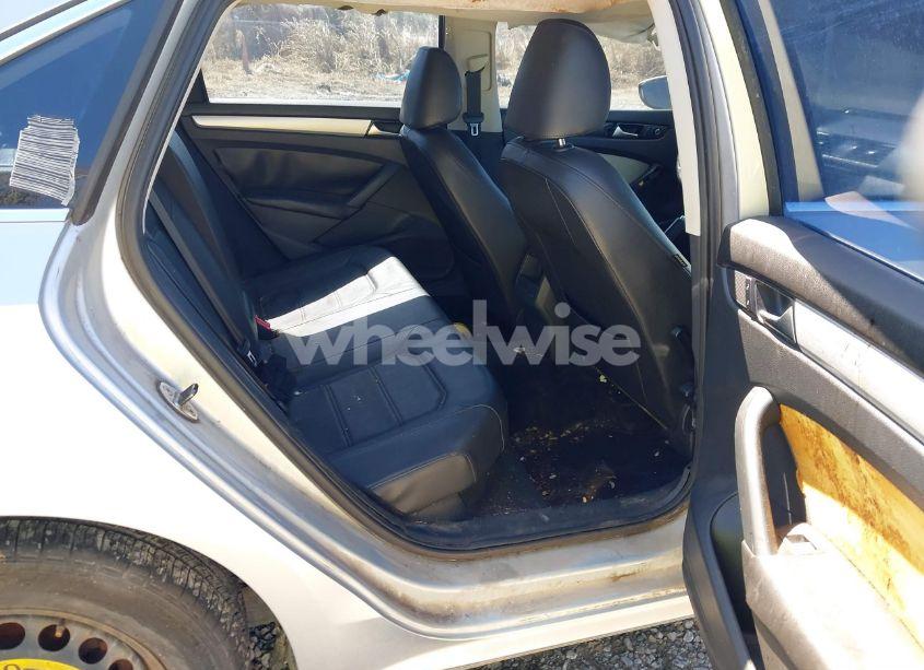 Photo 8 of 2012 Volkswagen Passat 2.5L SE (VIN 1VWBP7A36CC061889)