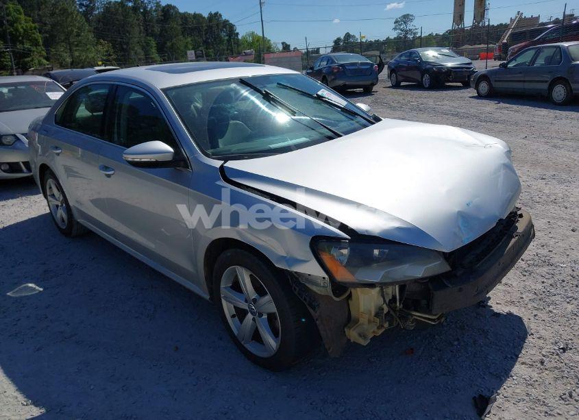 2012 Volkswagen Passat 2.5L SE (VIN 1VWBP7A36CC070205) main photo