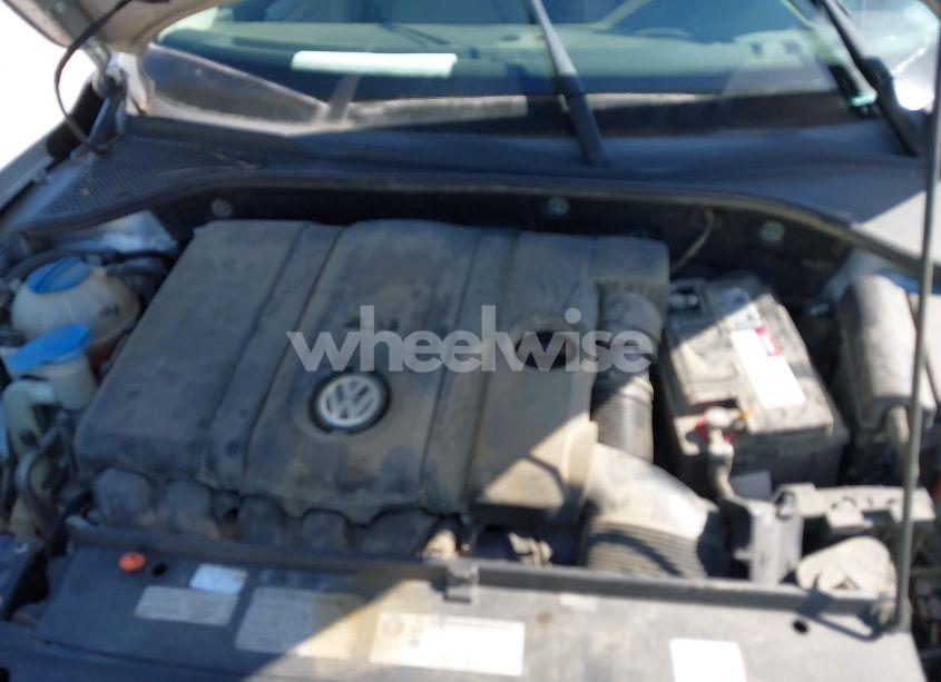 Photo 10 of 2012 Volkswagen Passat 2.5L SE (VIN 1VWBP7A36CC070205)