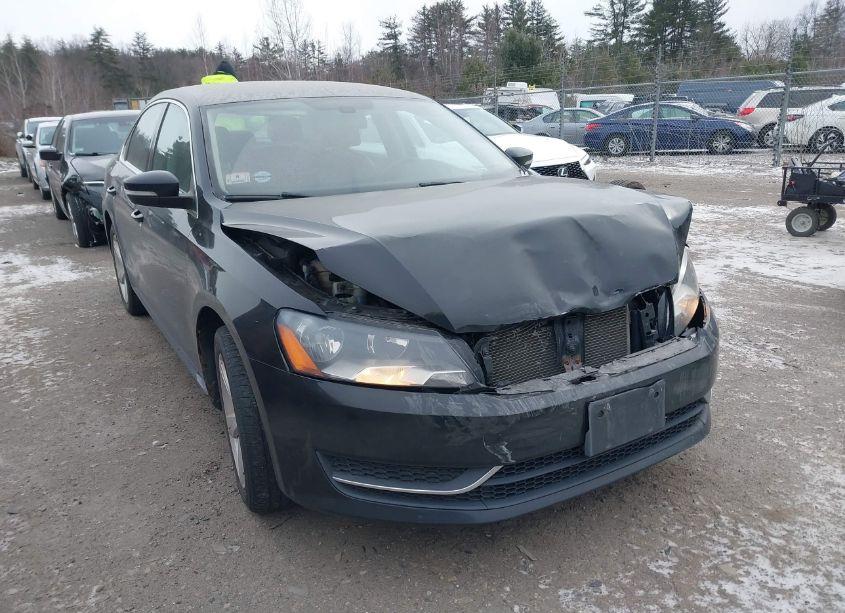 2012 Volkswagen Passat 2.5L SE (VIN 1VWBP7A36CC110038) main photo
