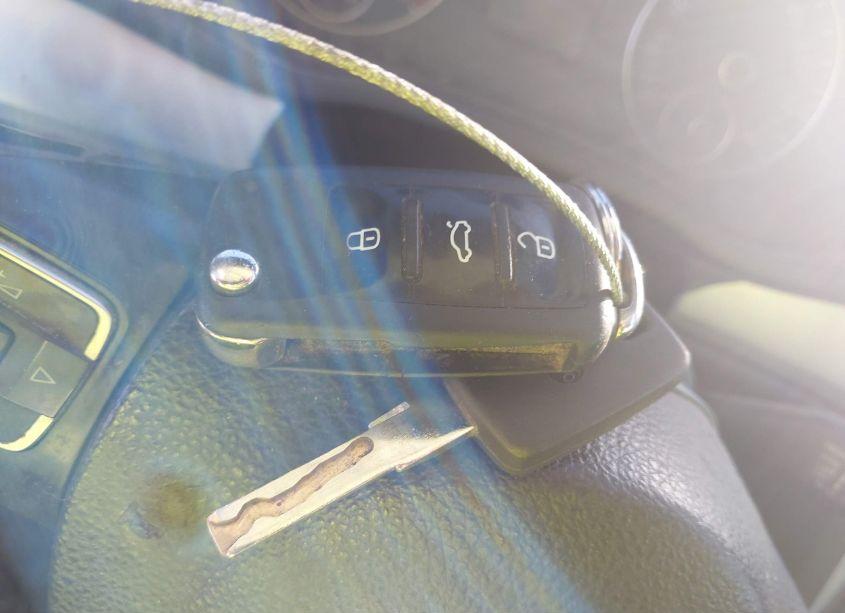 Photo 11 of 2013 Volkswagen Passat SE W/SUNROOF (VIN 1VWBP7A36DC009423)