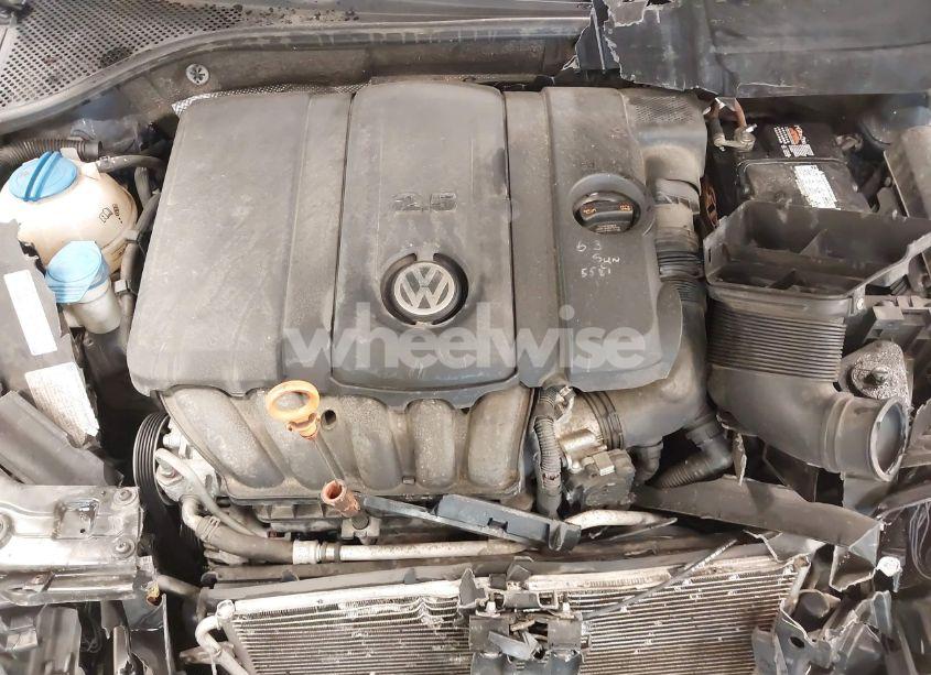 Photo 10 of 2013 Volkswagen Passat 2.5L SE (VIN 1VWBP7A36DC037819)