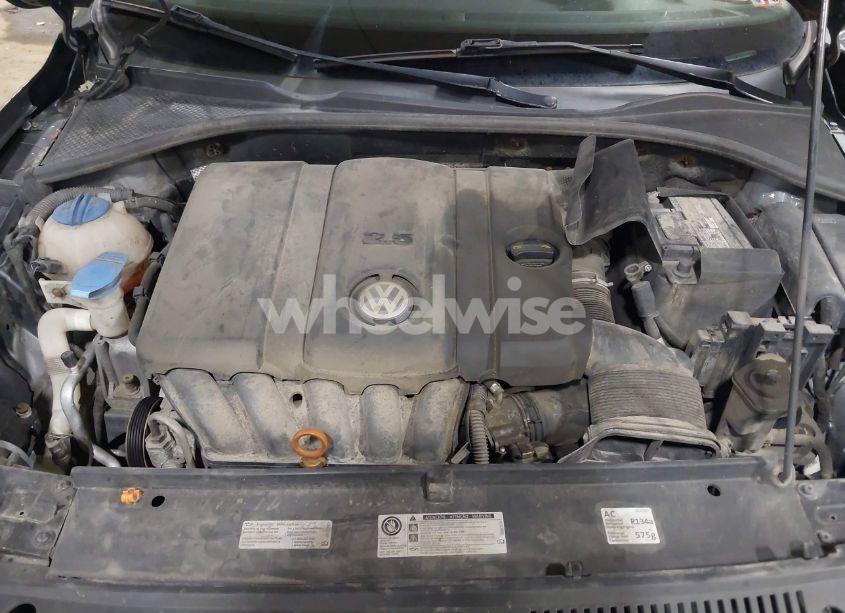 Photo 10 of 2013 Volkswagen Passat 2.5L SE (VIN 1VWBP7A36DC090729)