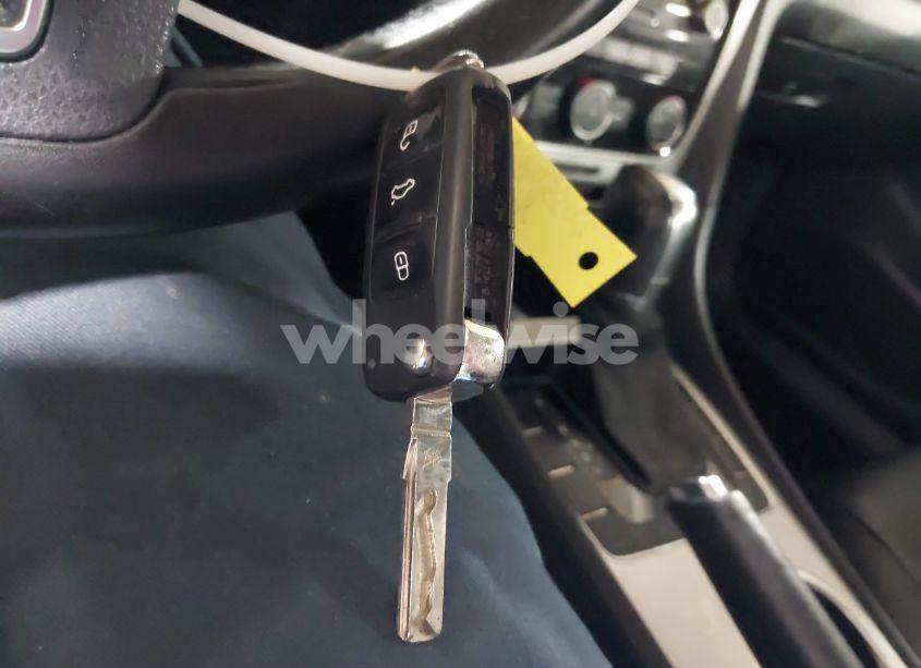 Photo 11 of 2013 Volkswagen Passat 2.5L SE (VIN 1VWBP7A36DC090729)