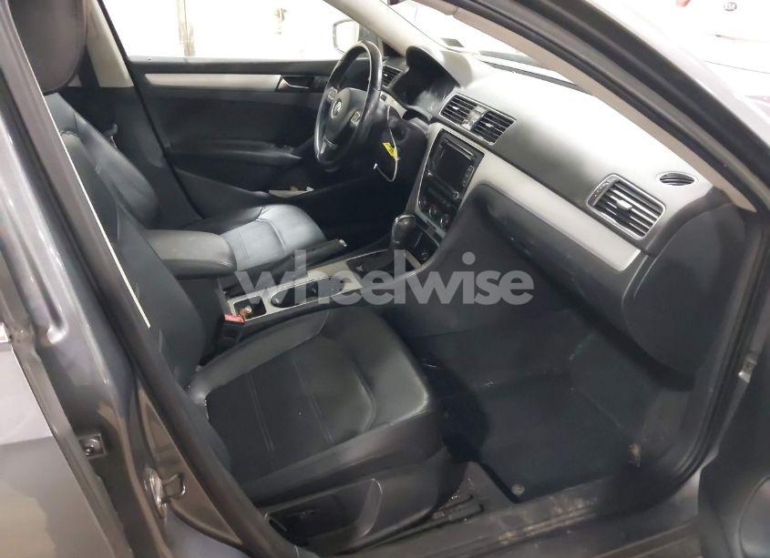 Photo 5 of 2013 Volkswagen Passat 2.5L SE (VIN 1VWBP7A36DC090729)