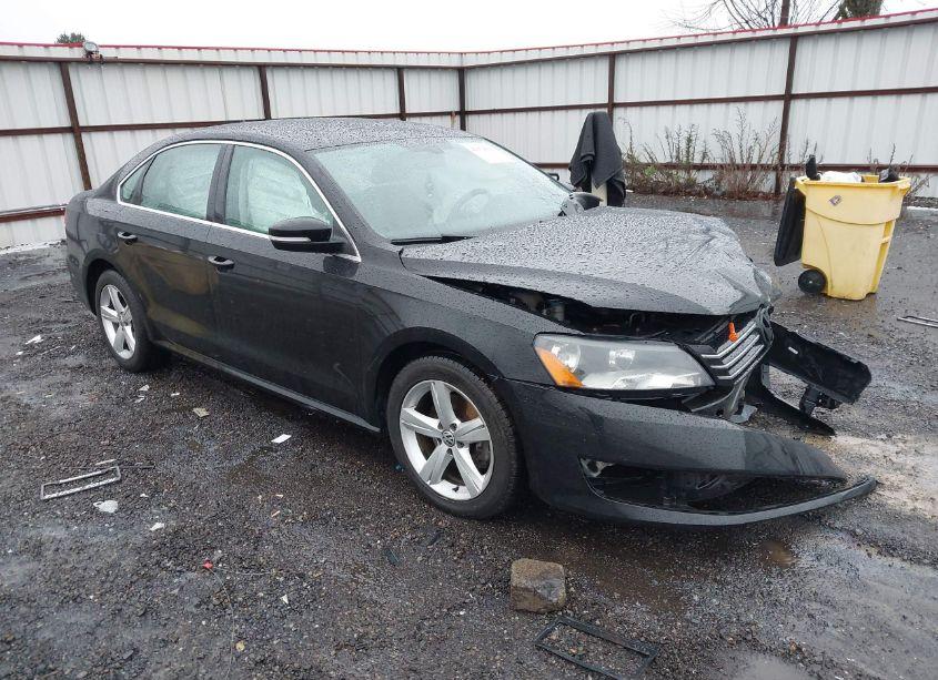 2013 Volkswagen Passat 2.5L SE (VIN 1VWBP7A36DC096319) main photo