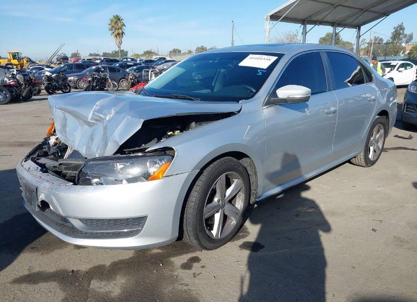 Photo 2 of 2013 Volkswagen Passat 2.5L SE (VIN 1VWBP7A36DC105293)